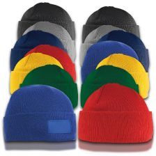 Перфектната лека, зимна  акрилна шапка за целодневна употреба. 